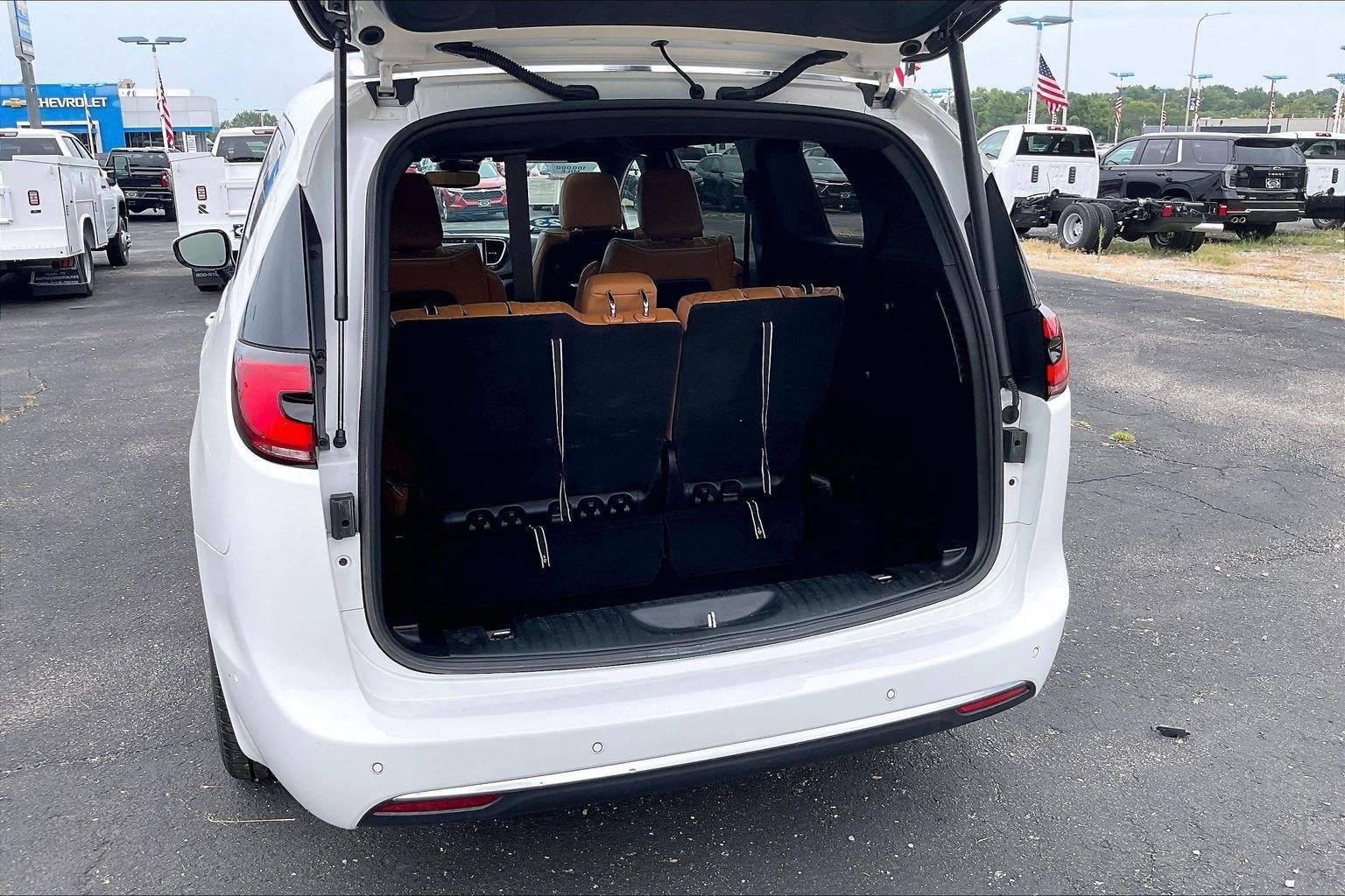 2023 Chrysler Pacifica Hybrid Pinnacle