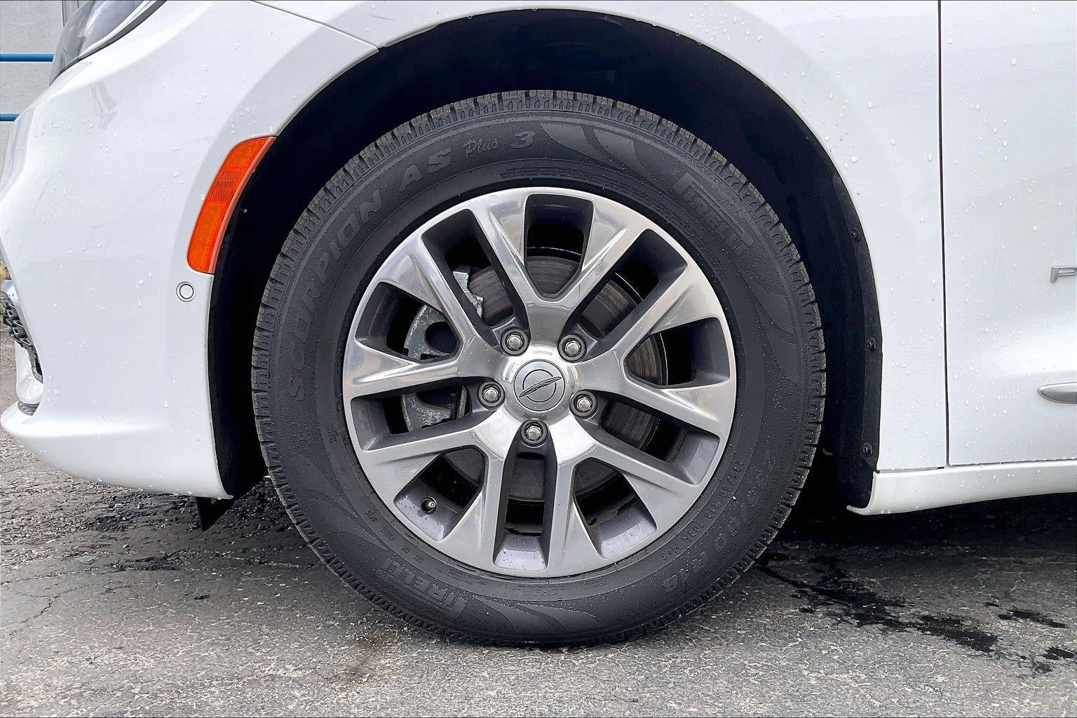 2023 Chrysler Pacifica Hybrid Pinnacle