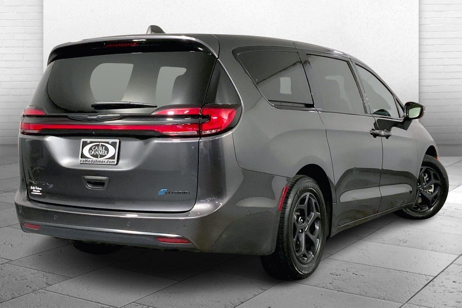2022 Chrysler Pacifica Hybrid Limited