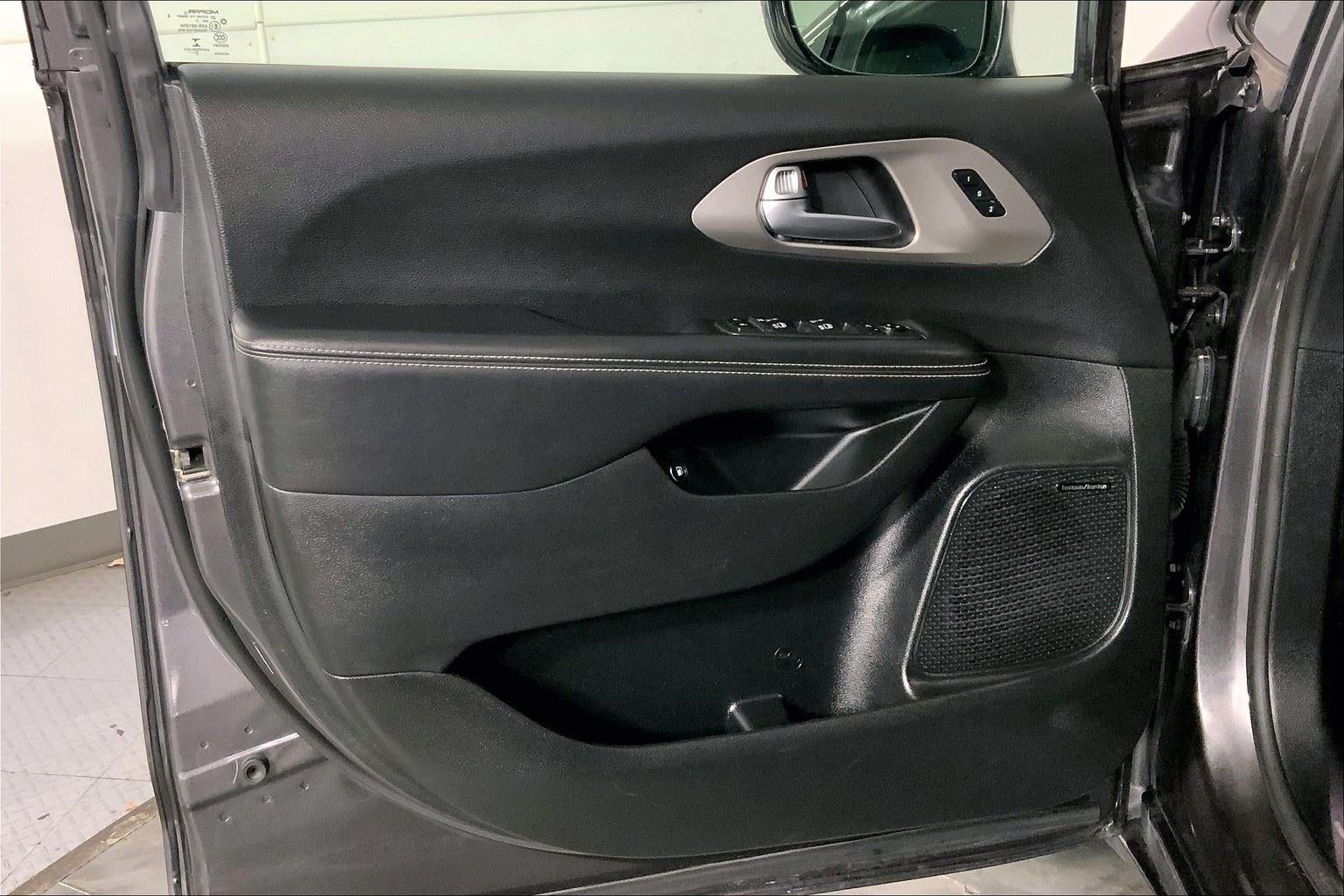 2022 Chrysler Pacifica Hybrid Limited