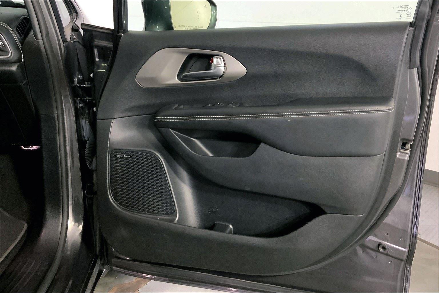 2022 Chrysler Pacifica Hybrid Limited