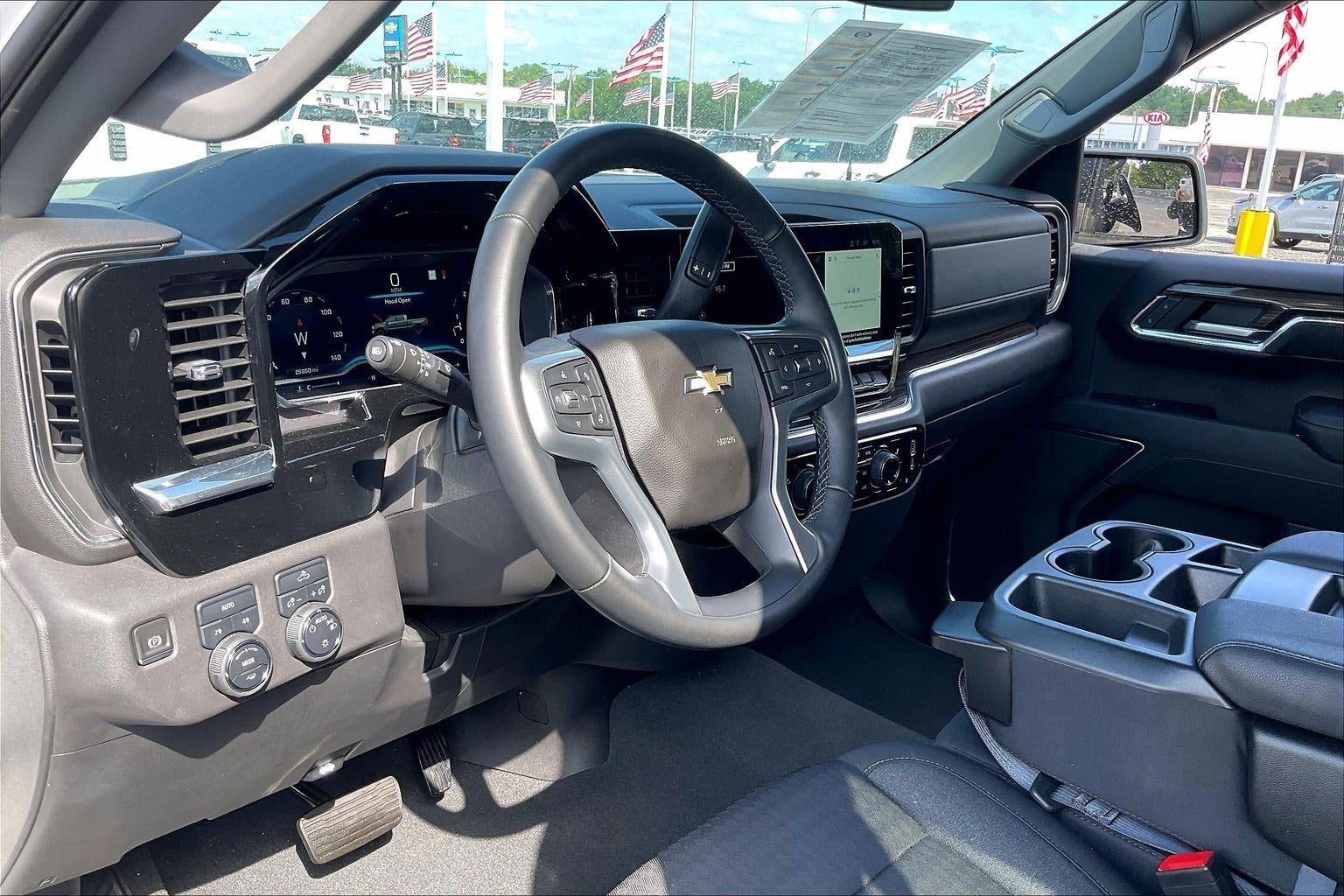 2023 Chevrolet Silverado 1500 LT (2FL)
