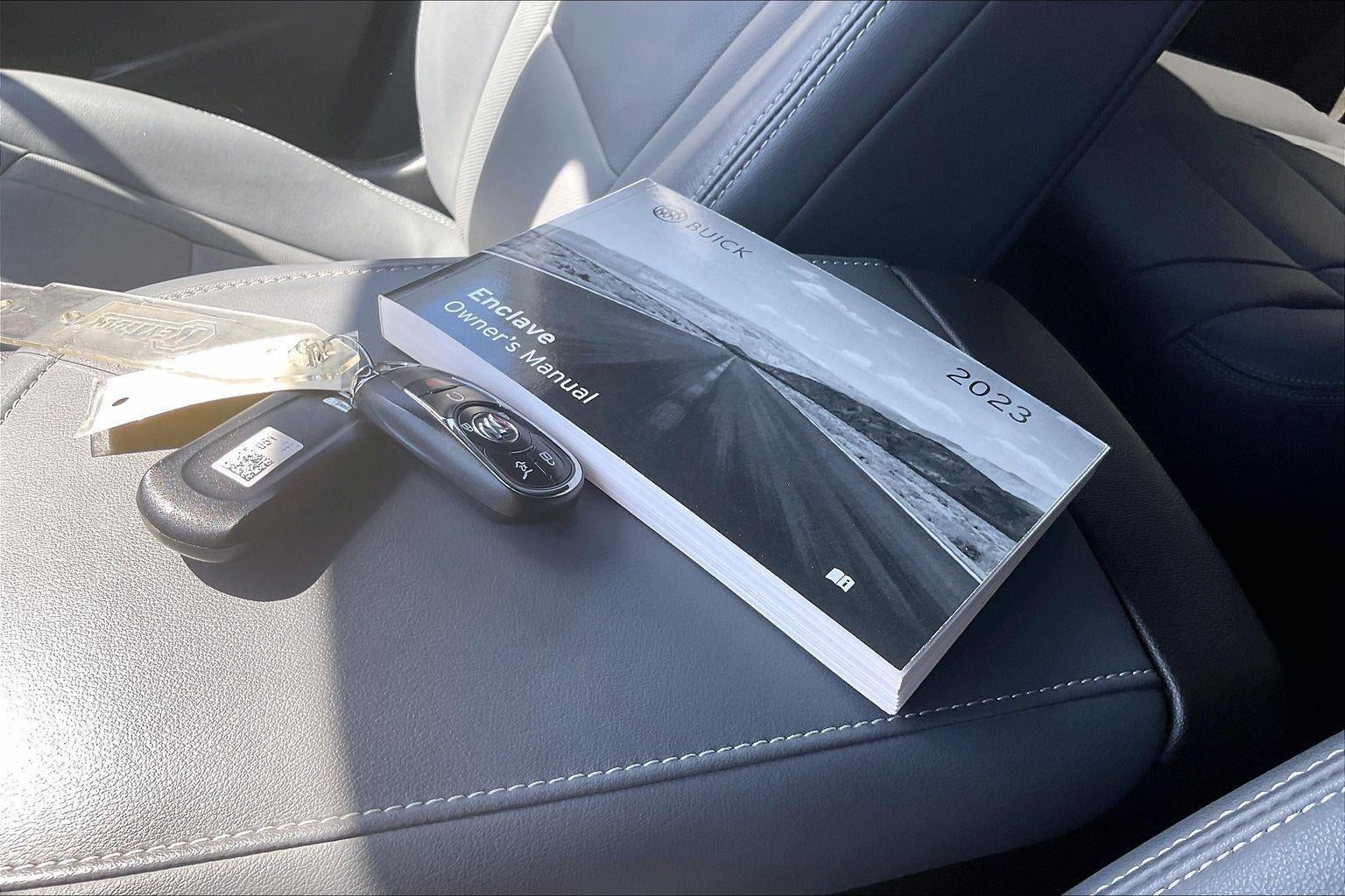 2023 Buick Enclave Essence