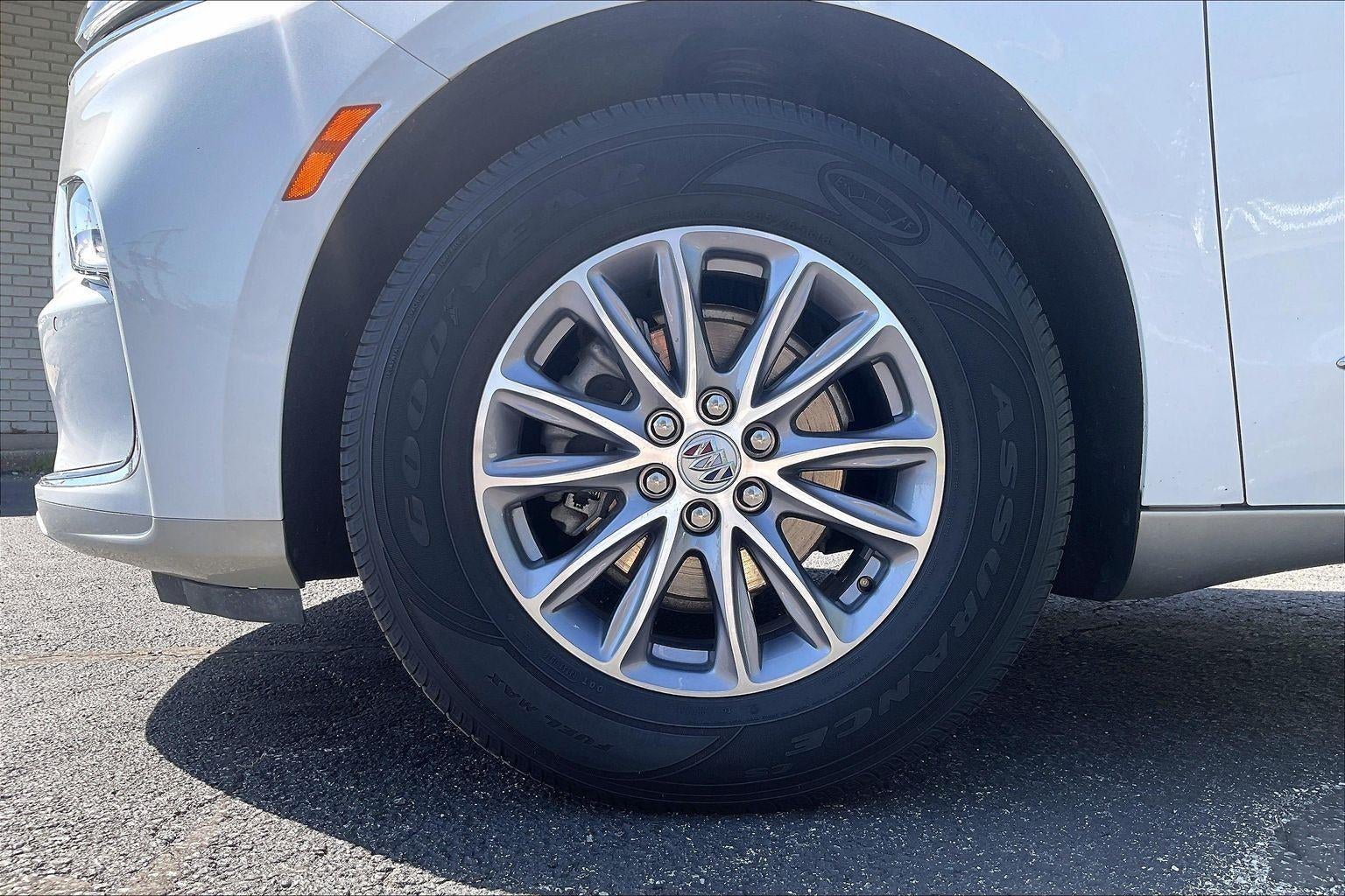 2023 Buick Enclave Essence