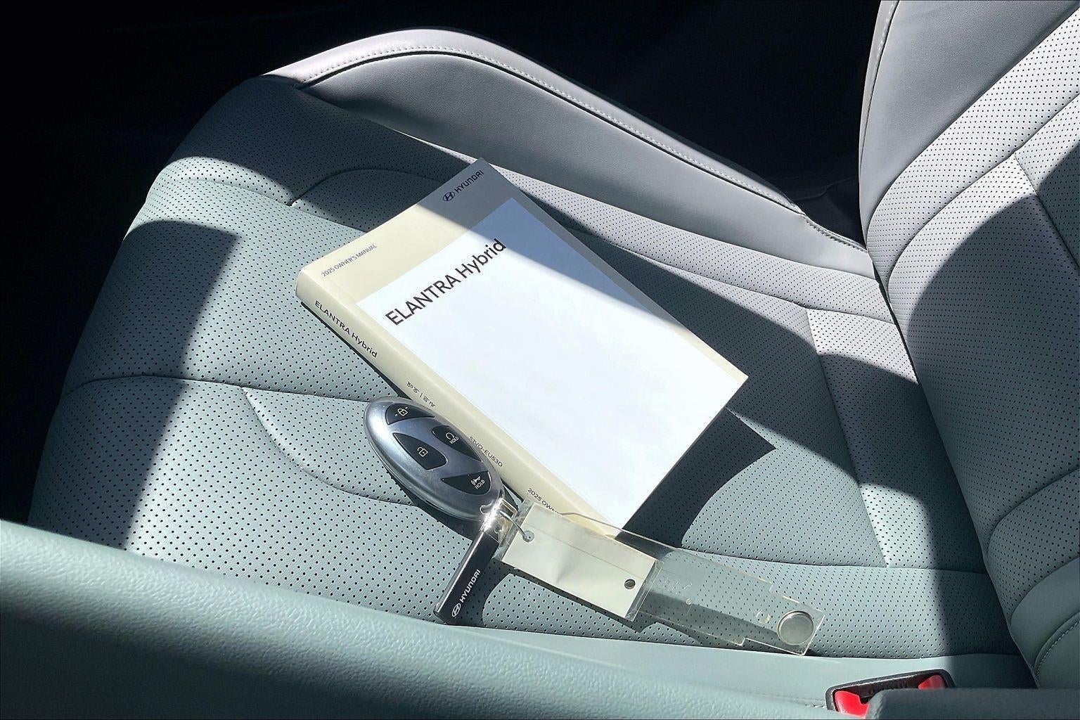 2025 Hyundai Elantra Hybrid Limited