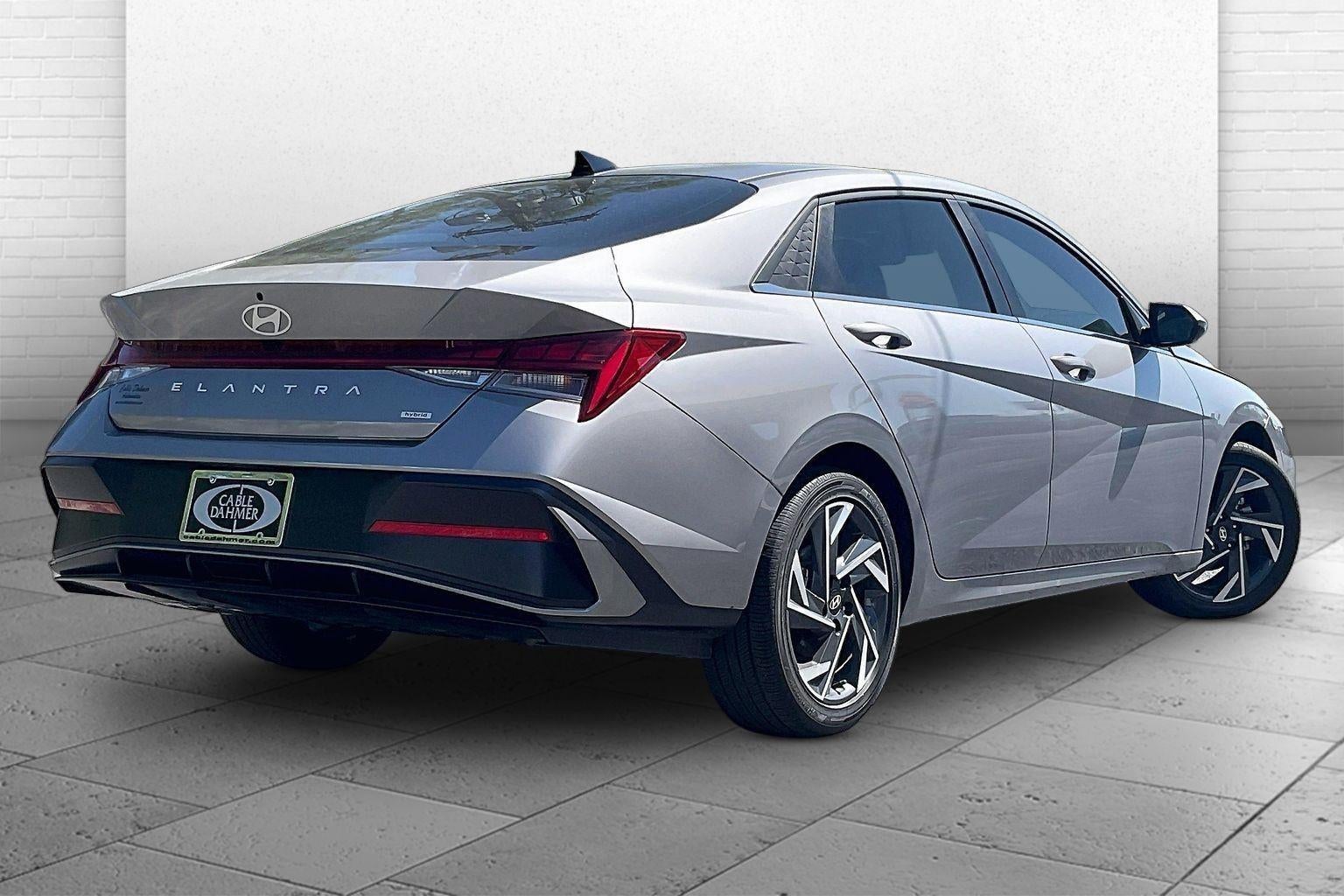 2025 Hyundai Elantra Hybrid Limited