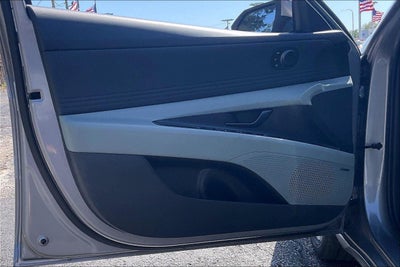 2025 Hyundai Elantra Hybrid Limited