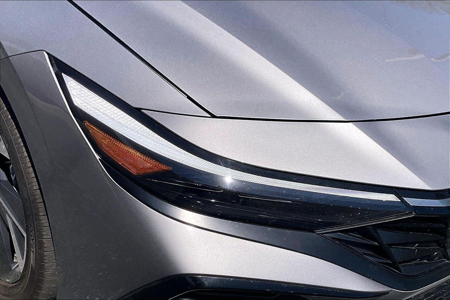 2025 Hyundai Elantra Hybrid Limited