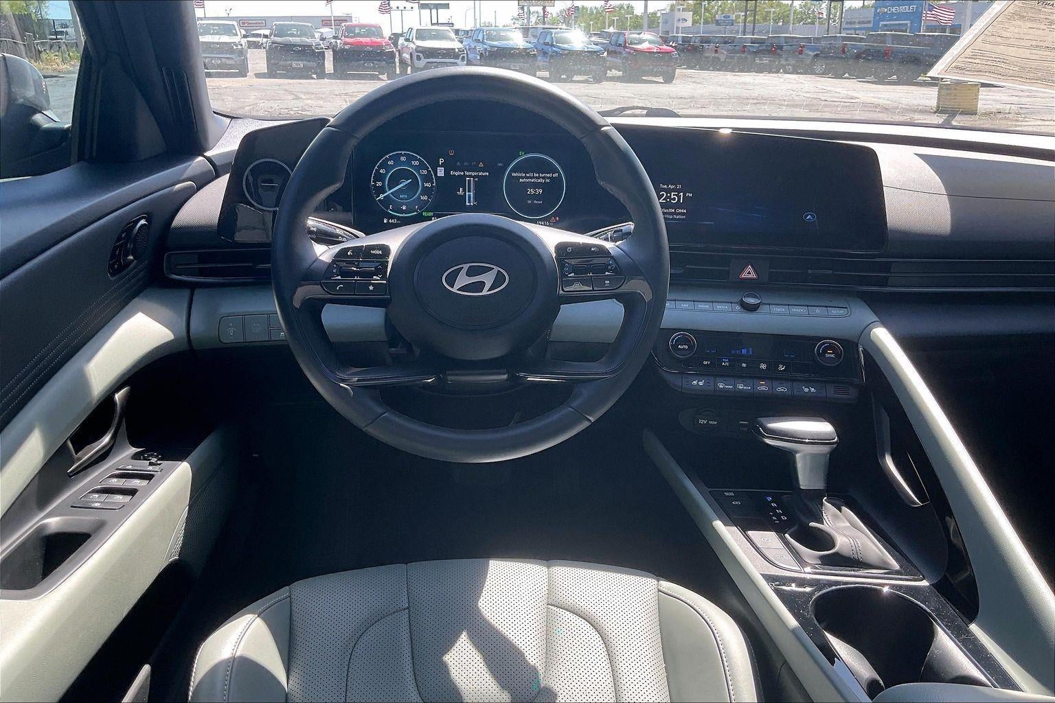 2025 Hyundai Elantra Hybrid Limited