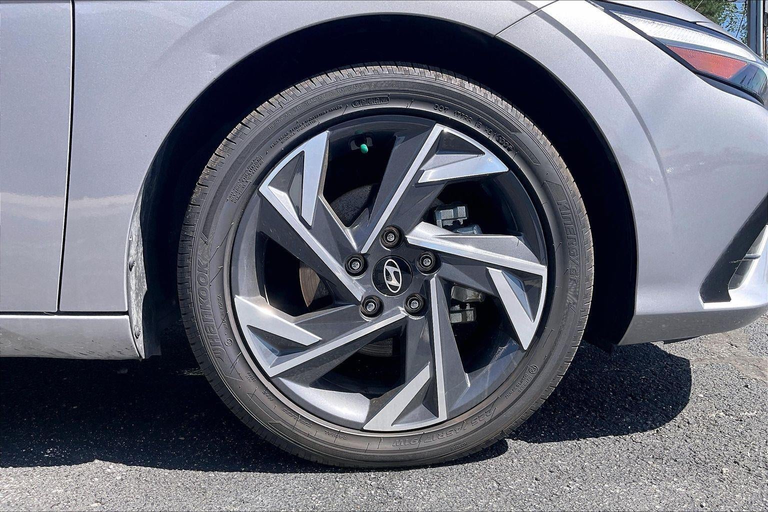 2025 Hyundai Elantra Hybrid Limited