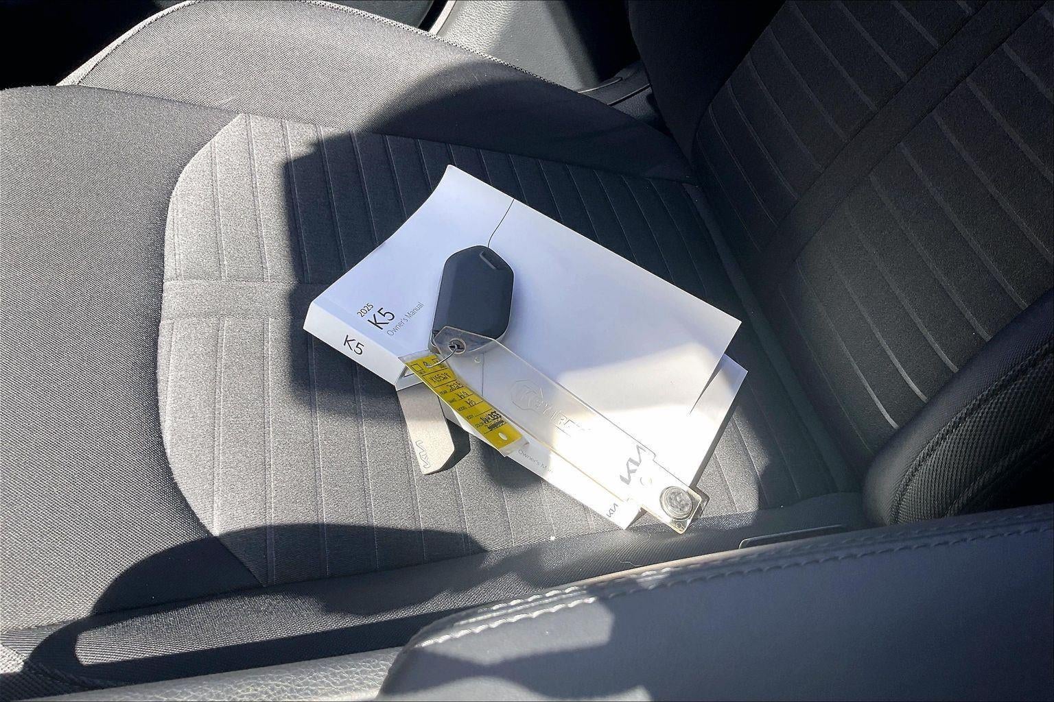 2025 Kia K5 LXS