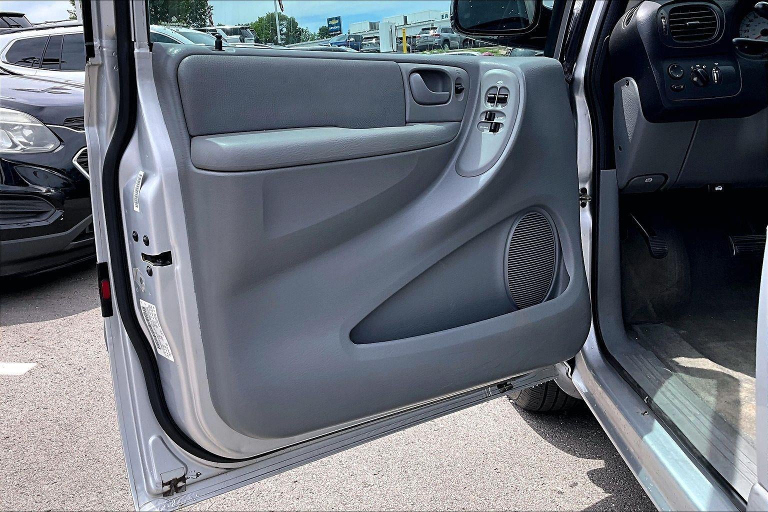 2006 Dodge Grand Caravan SE