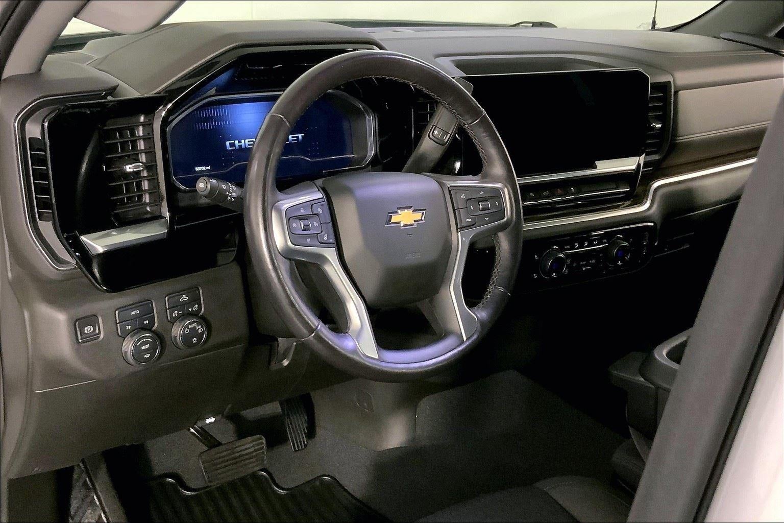 2022 Chevrolet Silverado 1500 LT (2FL)