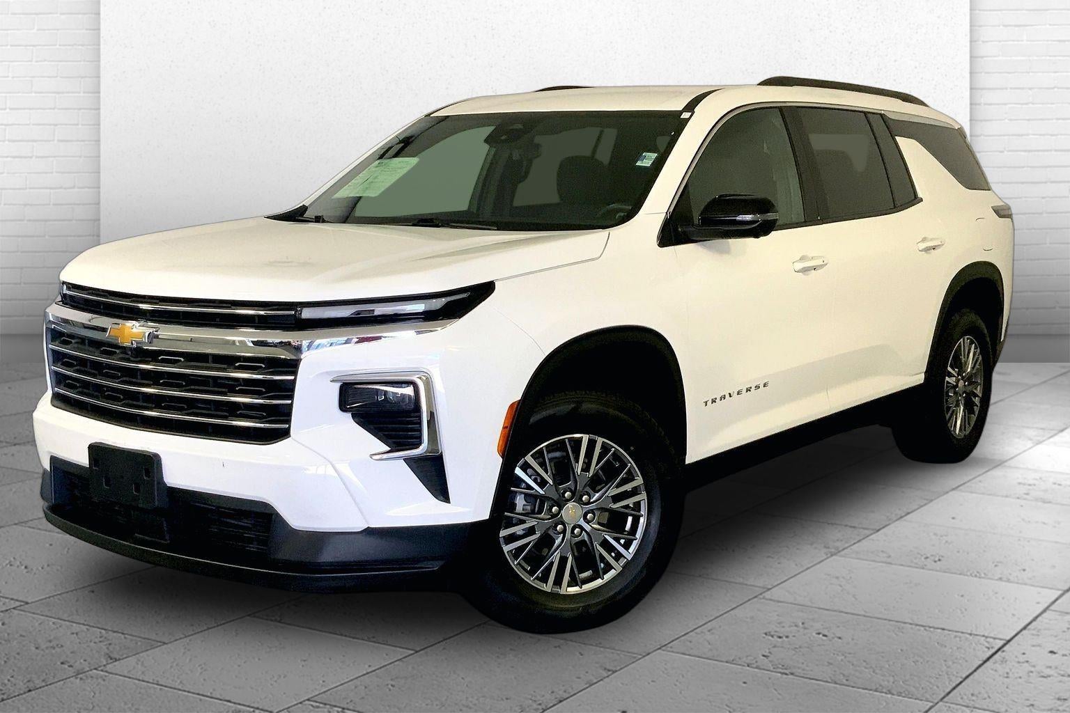 2024 Chevrolet Traverse LT