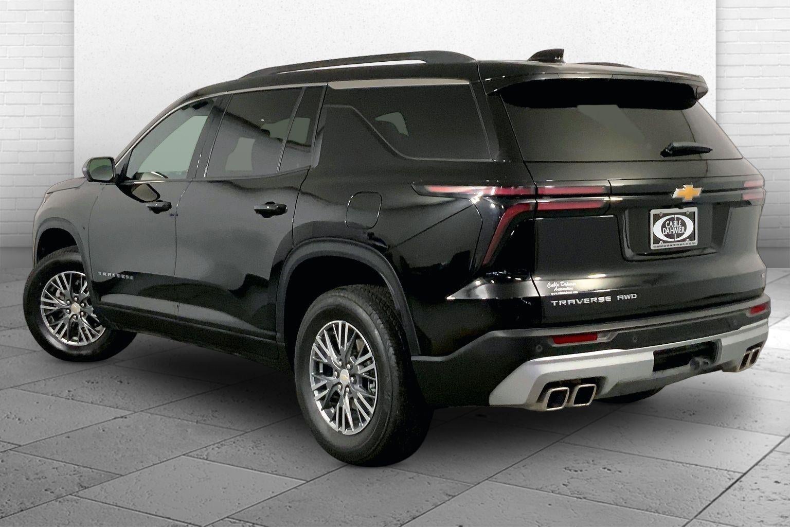 2024 Chevrolet Traverse LT