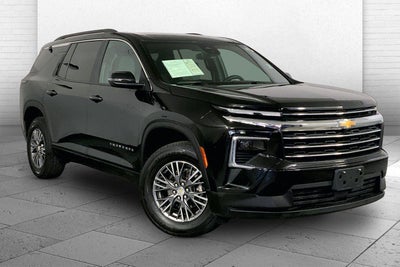 2025 Chevrolet Traverse LT