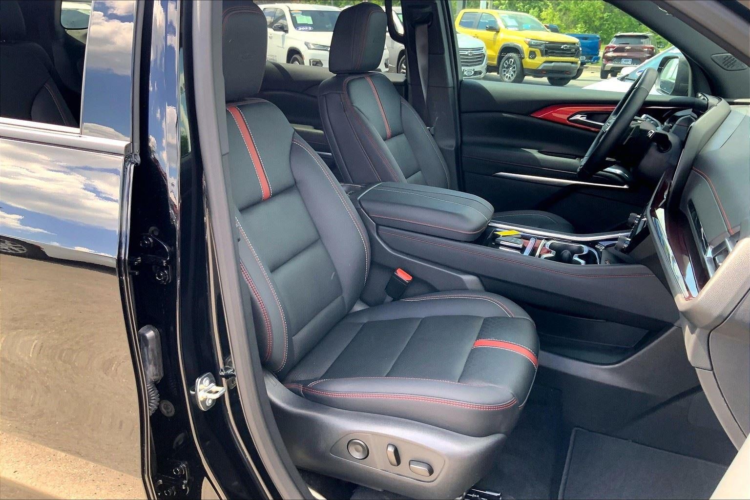 2025 Chevrolet Traverse RS