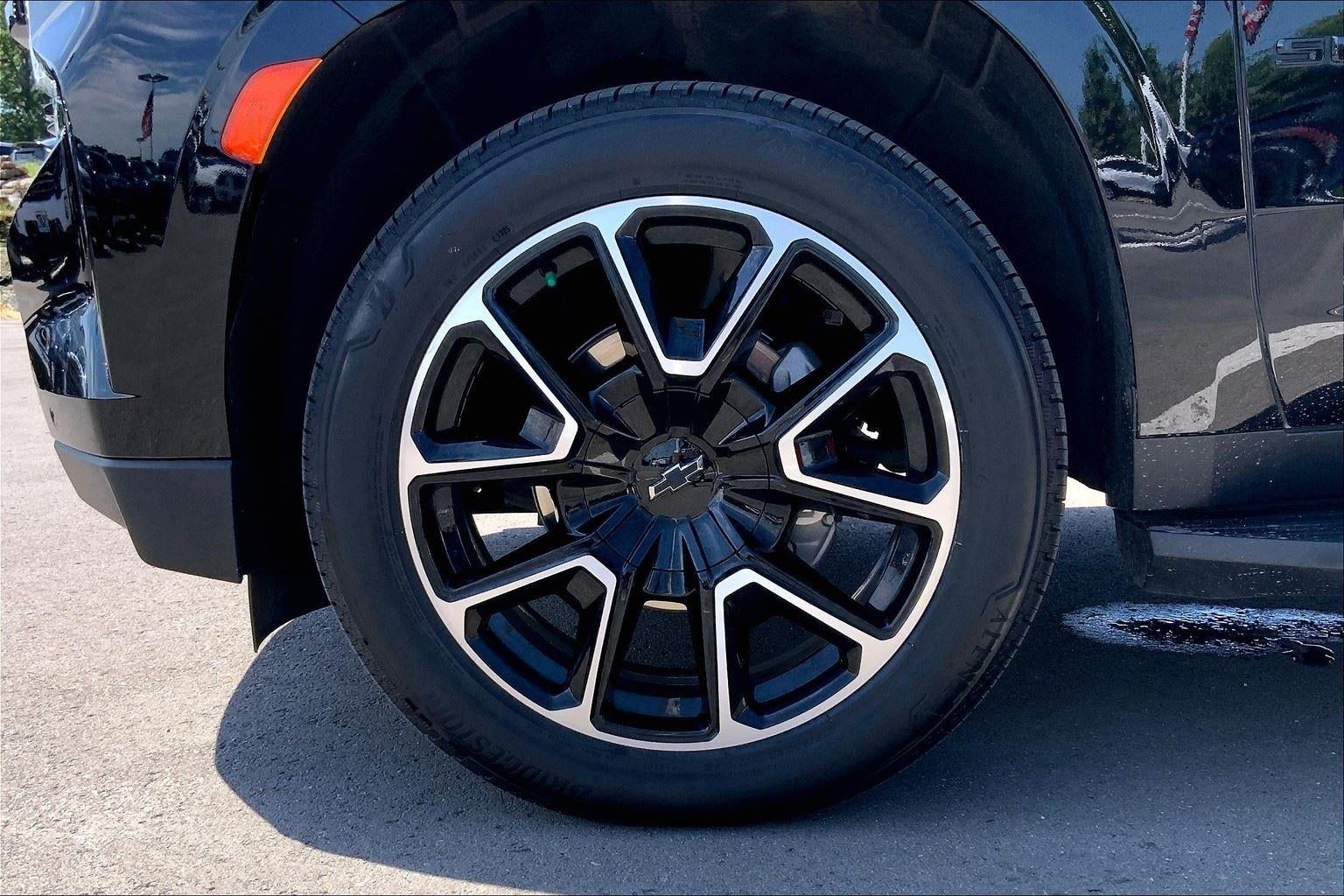 2023 Chevrolet Suburban RST