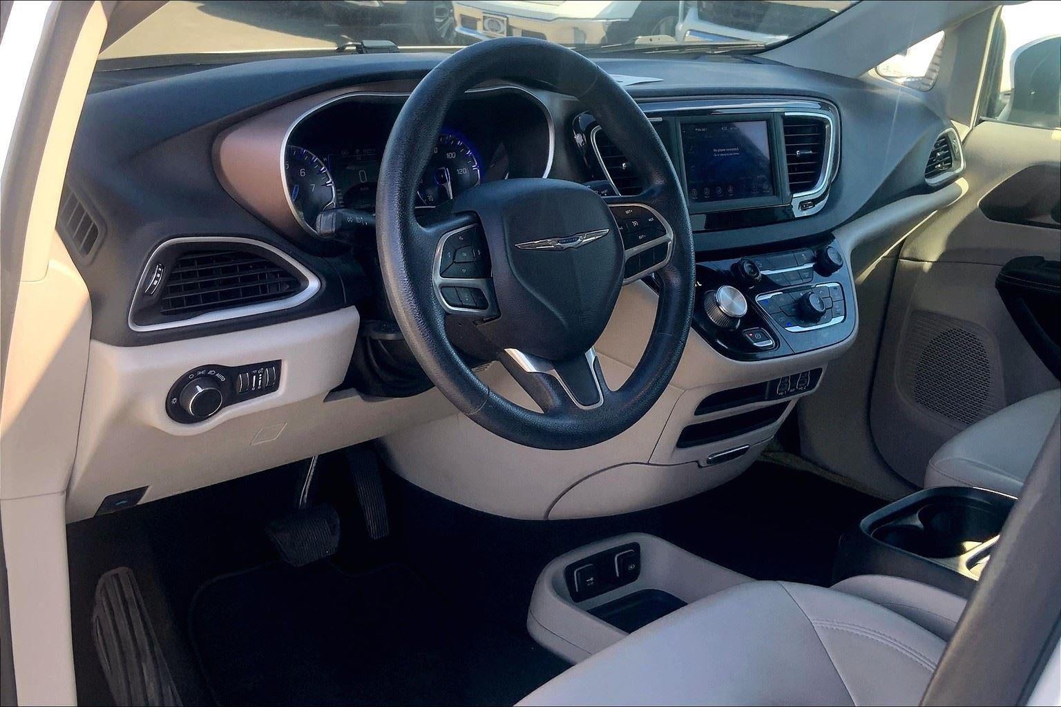 2021 Chrysler Voyager LXI