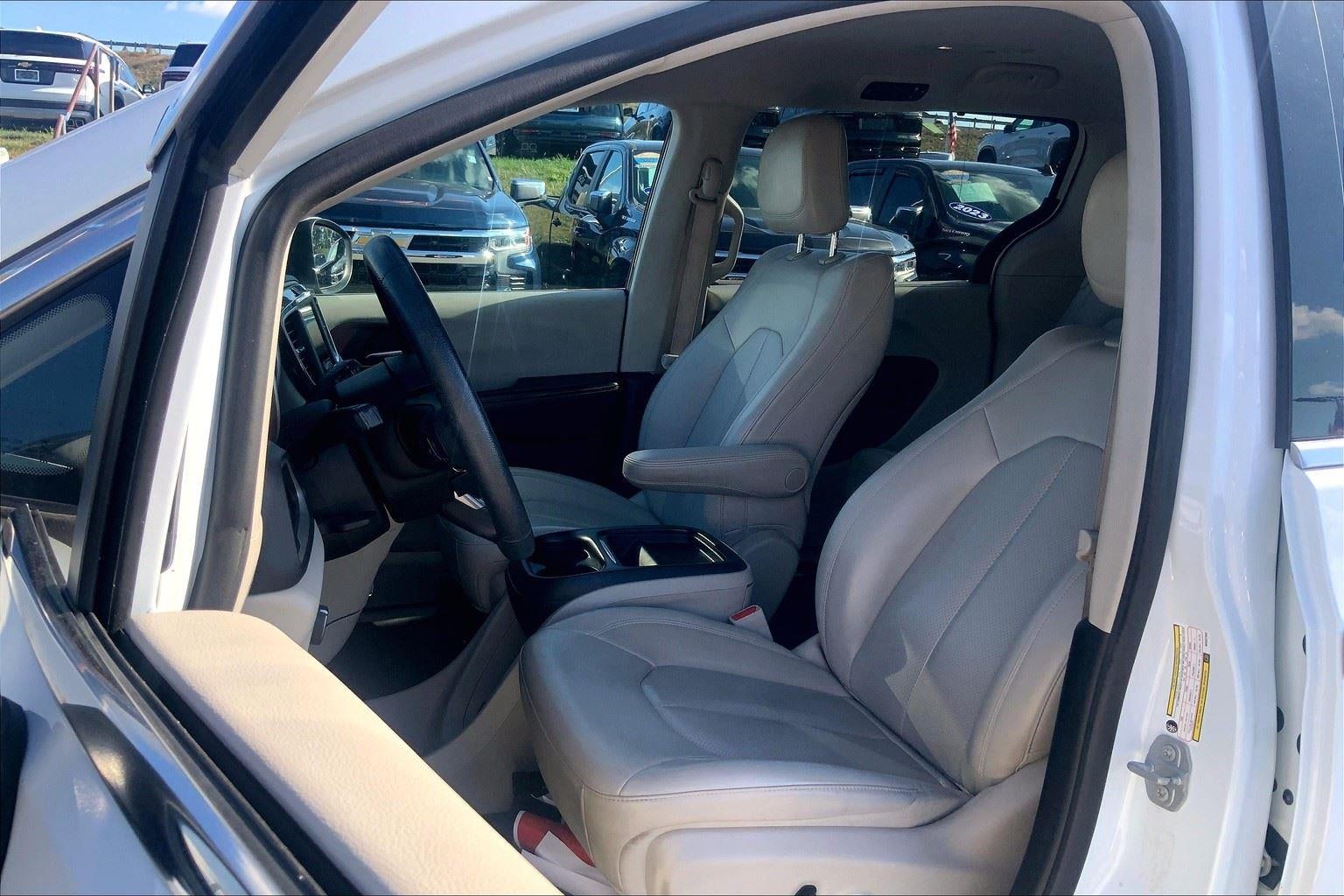 2021 Chrysler Voyager LXI