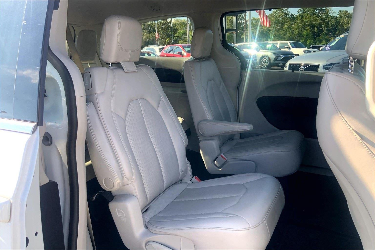 2021 Chrysler Voyager LXI