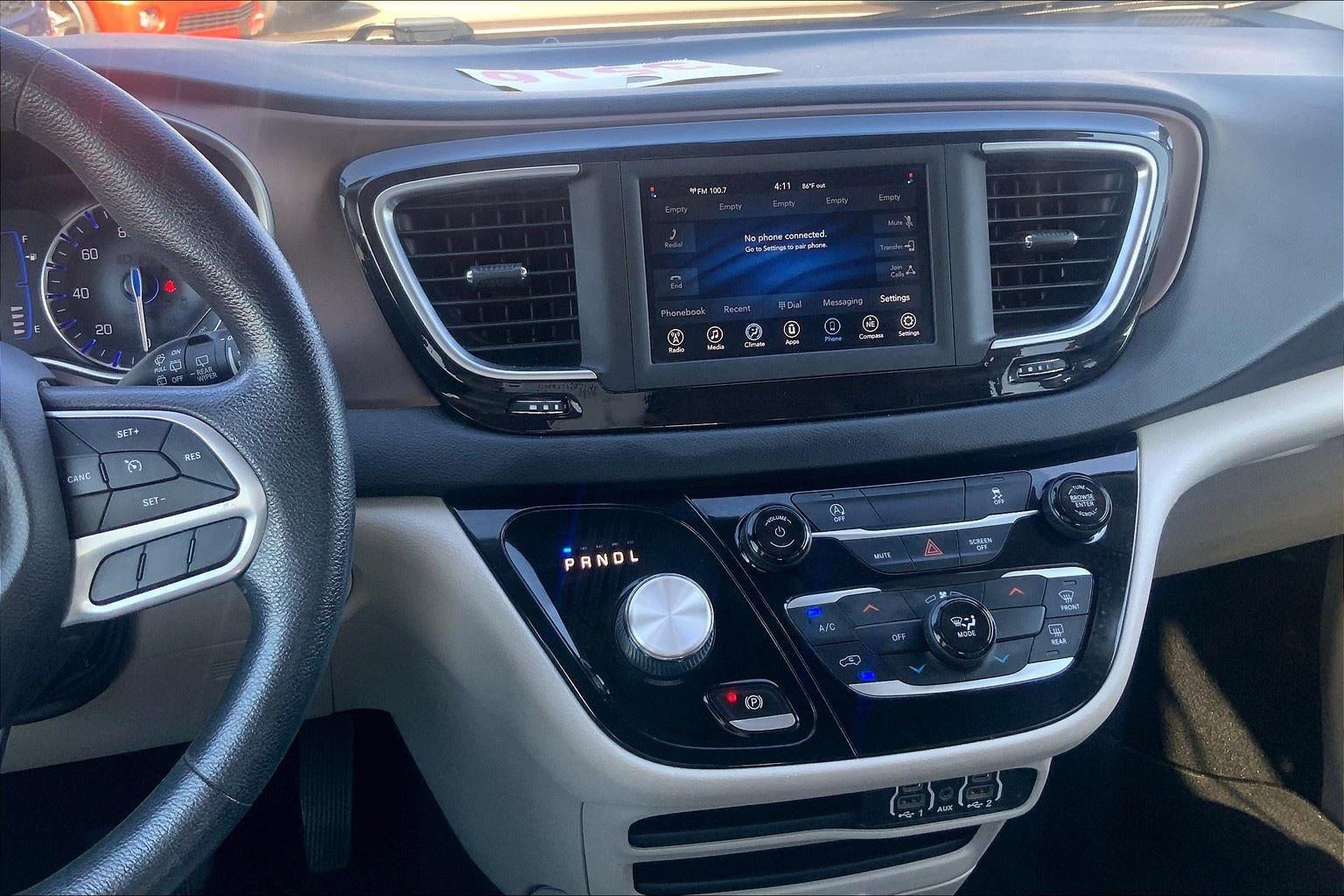 2021 Chrysler Voyager LXI