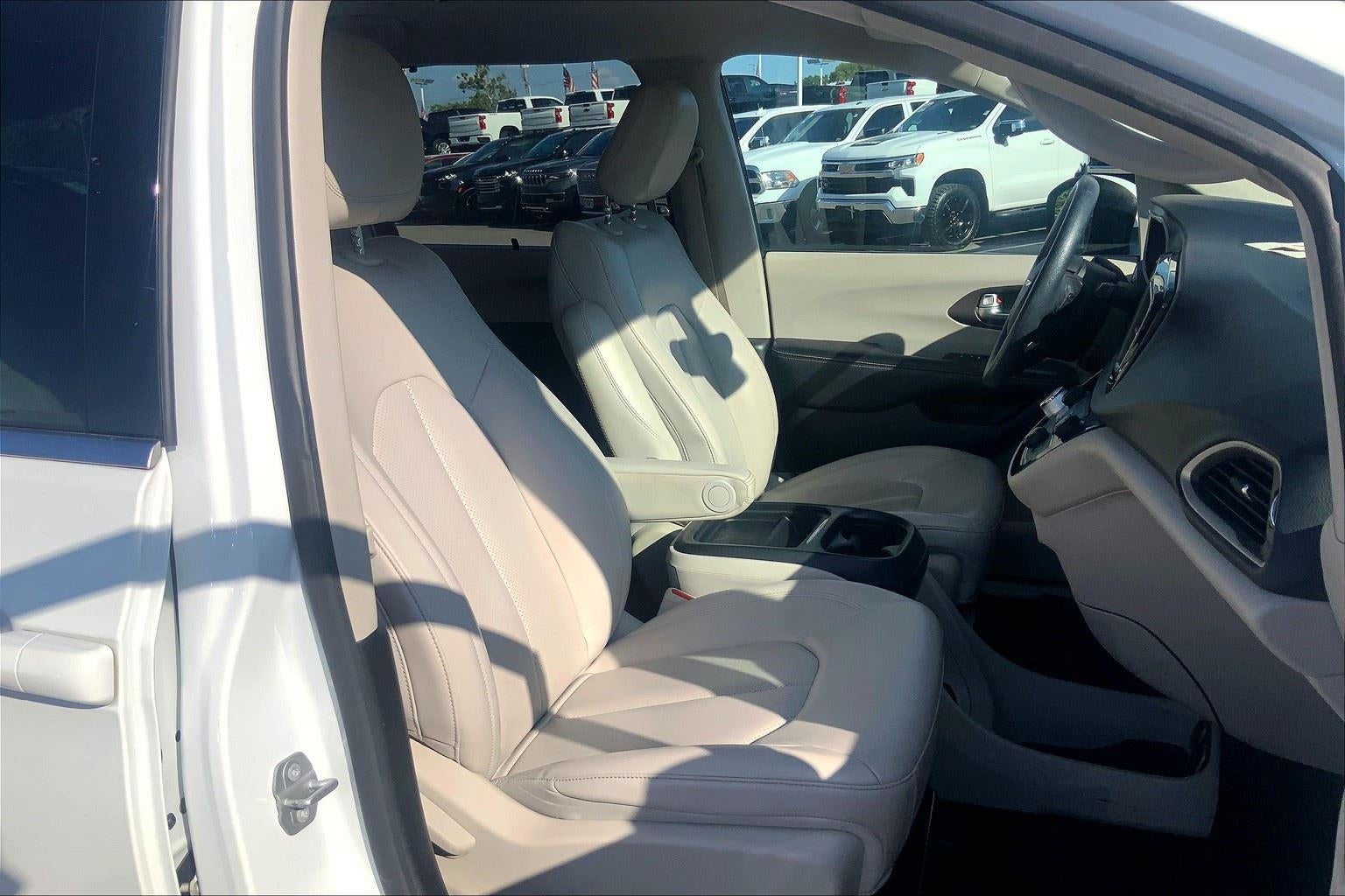 2021 Chrysler Voyager LXI