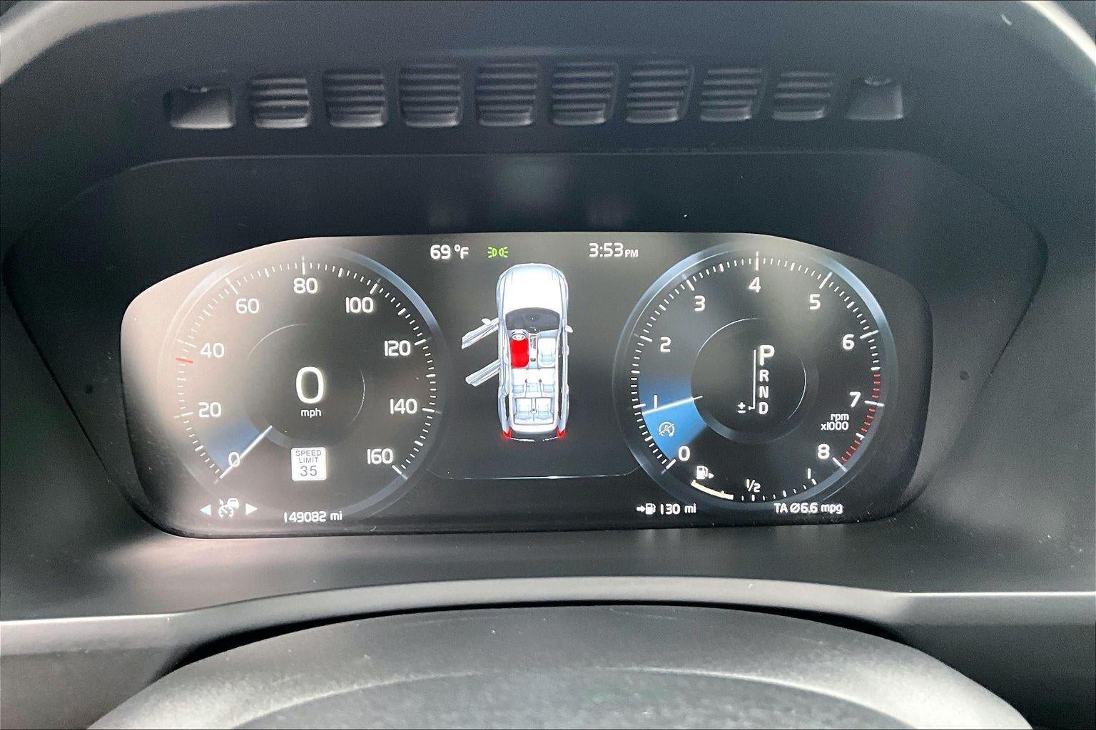 2016 Volvo XC90 T6 Momentum