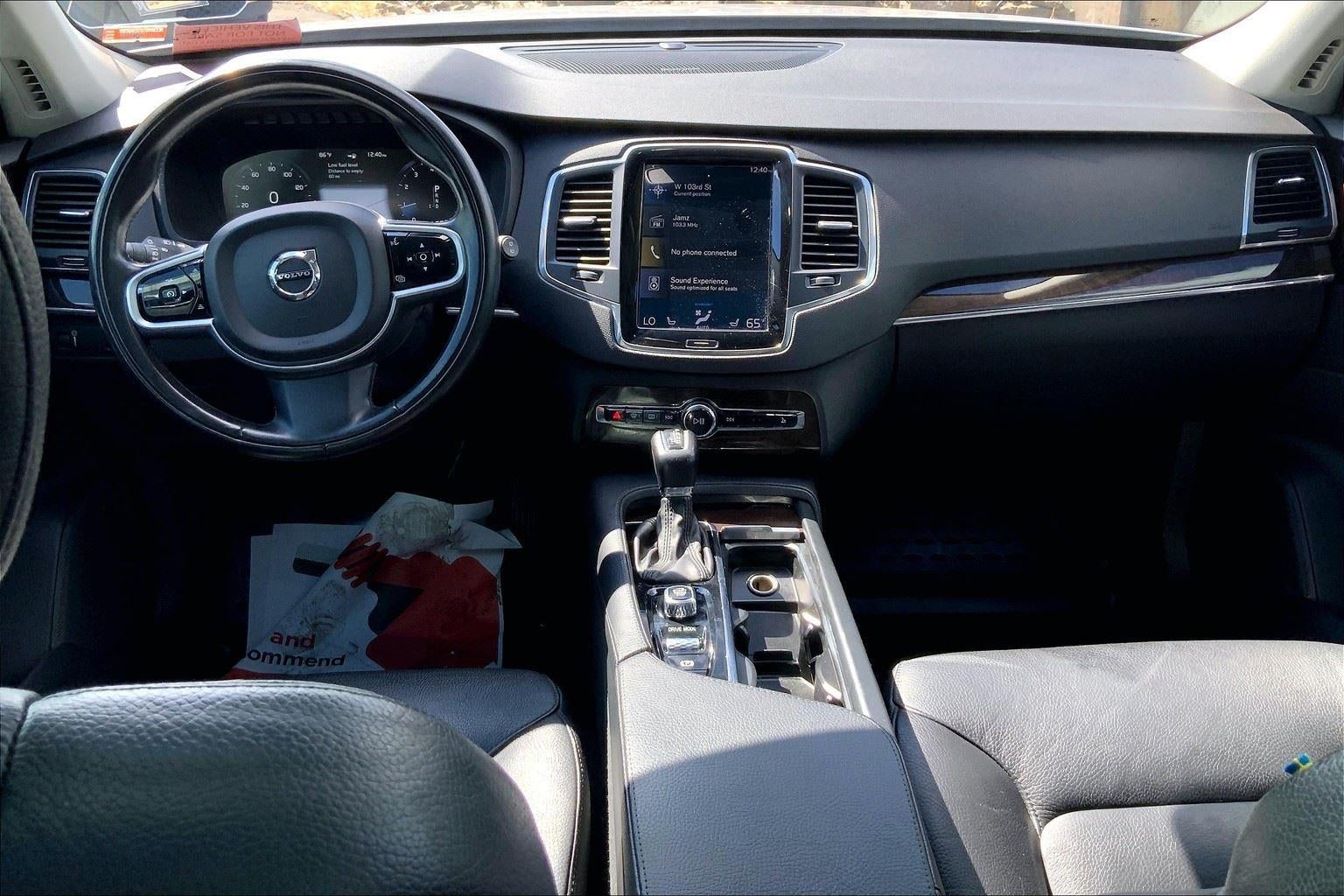 2019 Volvo XC90 Momentum