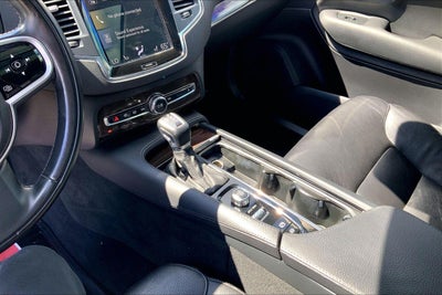 2019 Volvo XC90 Momentum