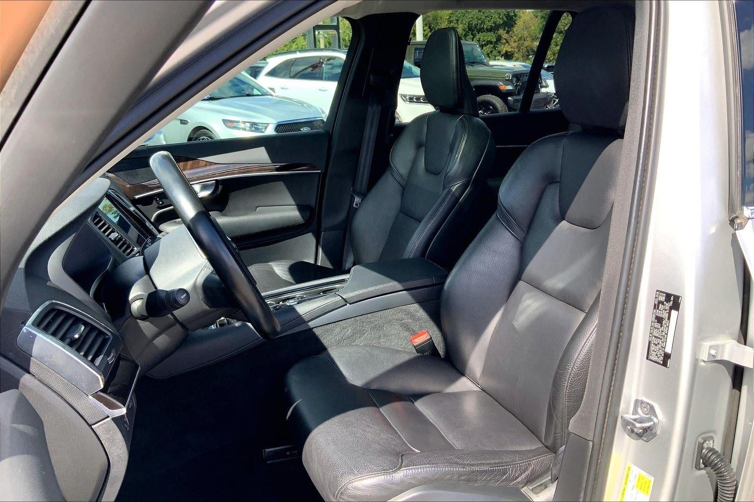 2019 Volvo XC90 Momentum