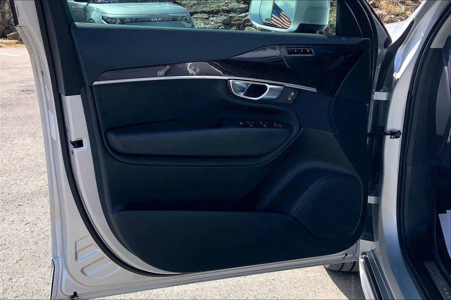 2019 Volvo XC90 Momentum