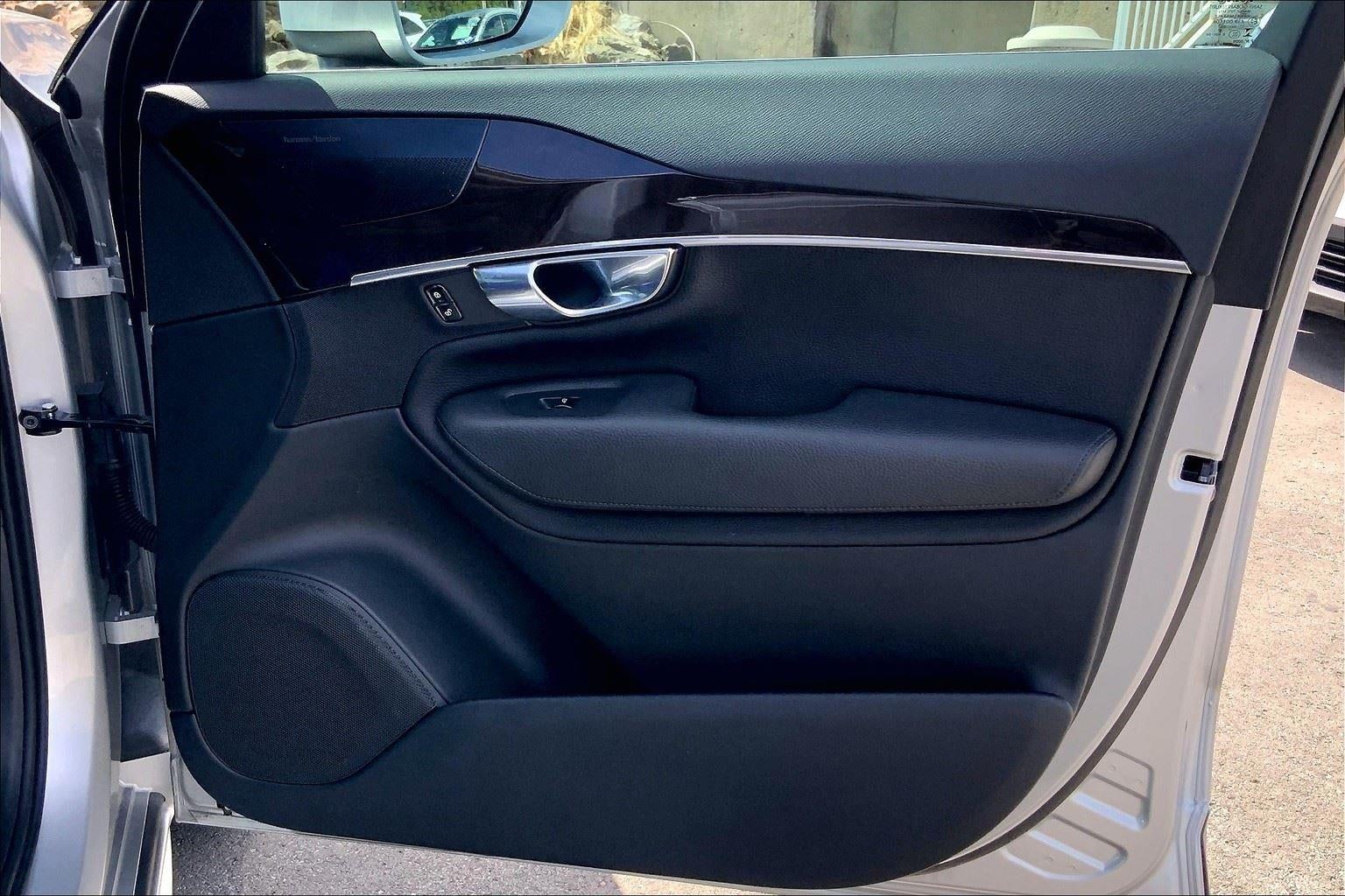 2019 Volvo XC90 Momentum