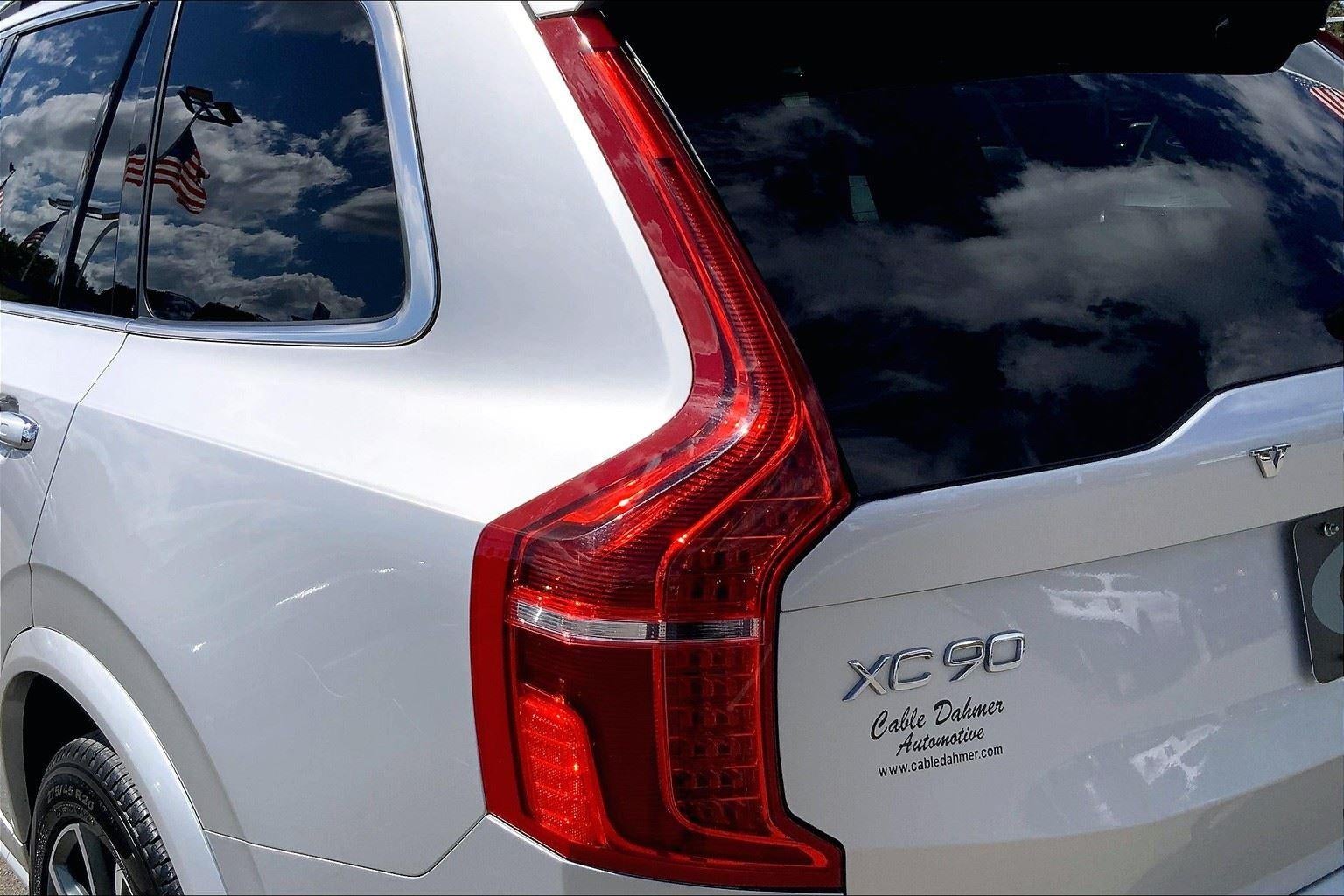 2019 Volvo XC90 Momentum