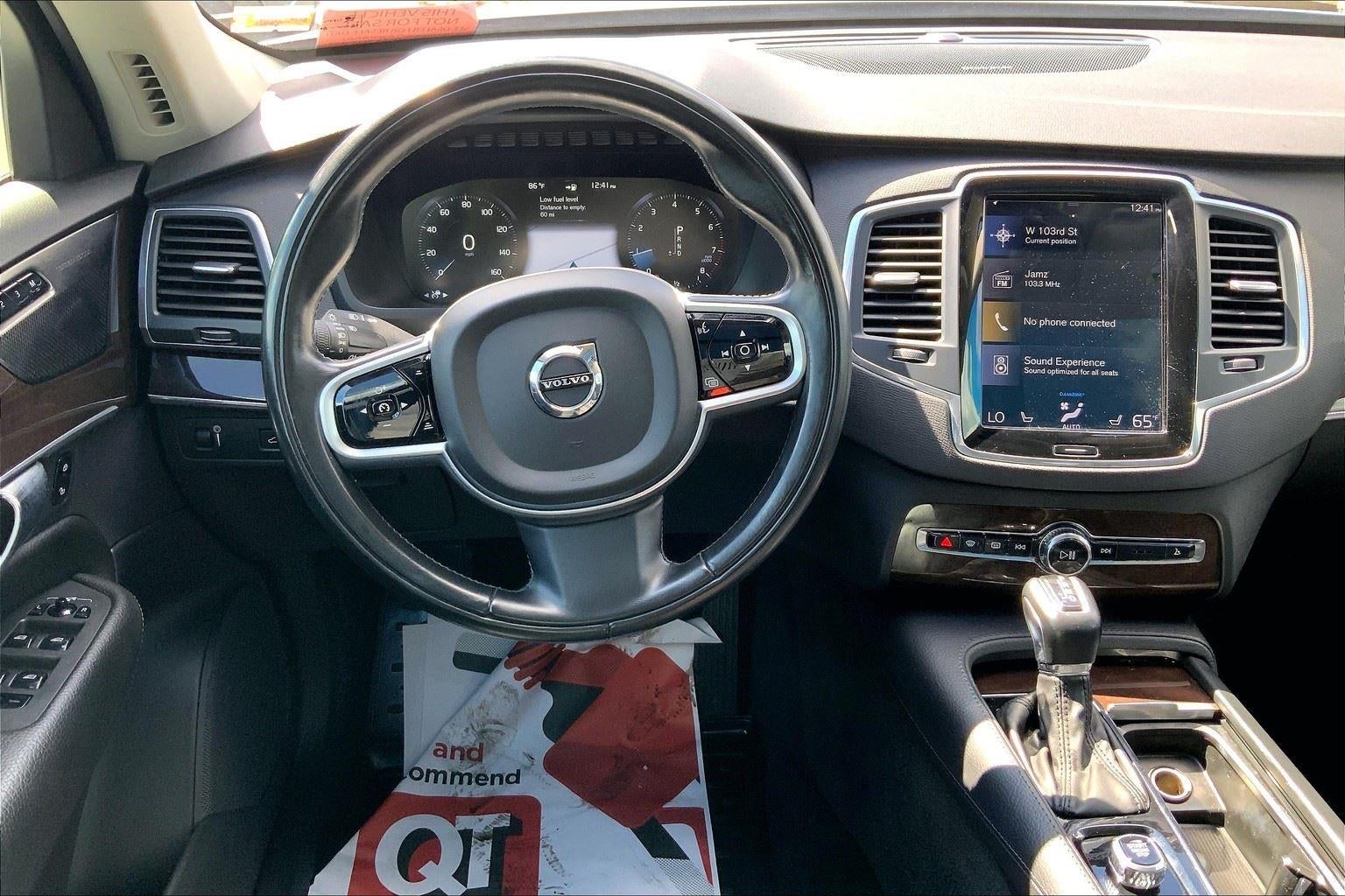 2019 Volvo XC90 Momentum