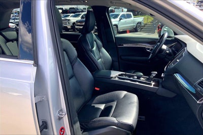 2019 Volvo XC90 Momentum