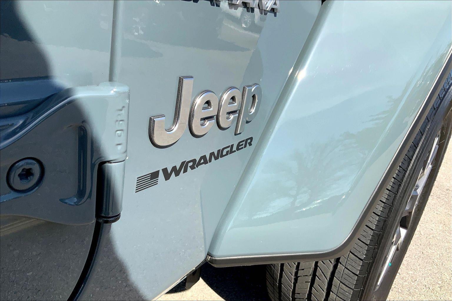 2024 Jeep Wrangler 4-Door Sahara 4x4
