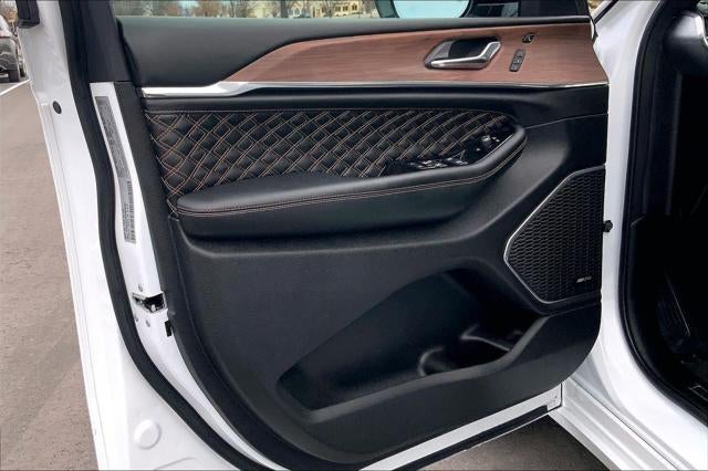 2025 Jeep Grand Cherokee L Summit 4x4