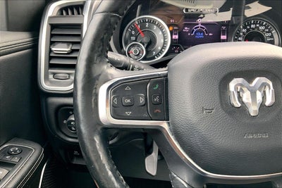 2020 RAM 1500 Laramie Crew Cab 4x4 5'7' Box