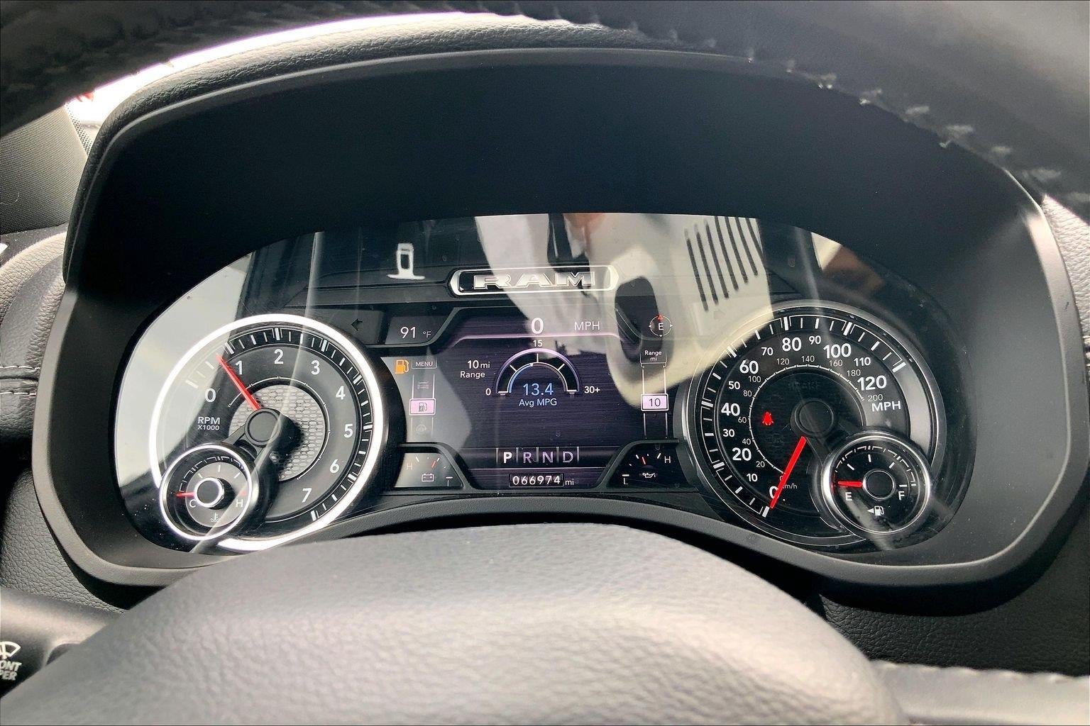 2020 RAM 1500 Laramie Crew Cab 4x4 5'7' Box