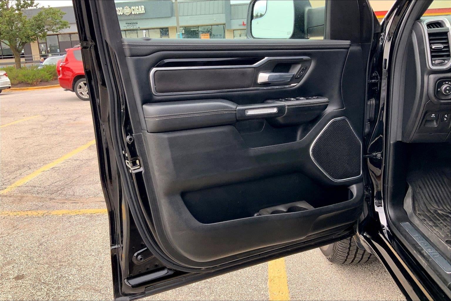2020 RAM 1500 Laramie Crew Cab 4x4 5'7' Box