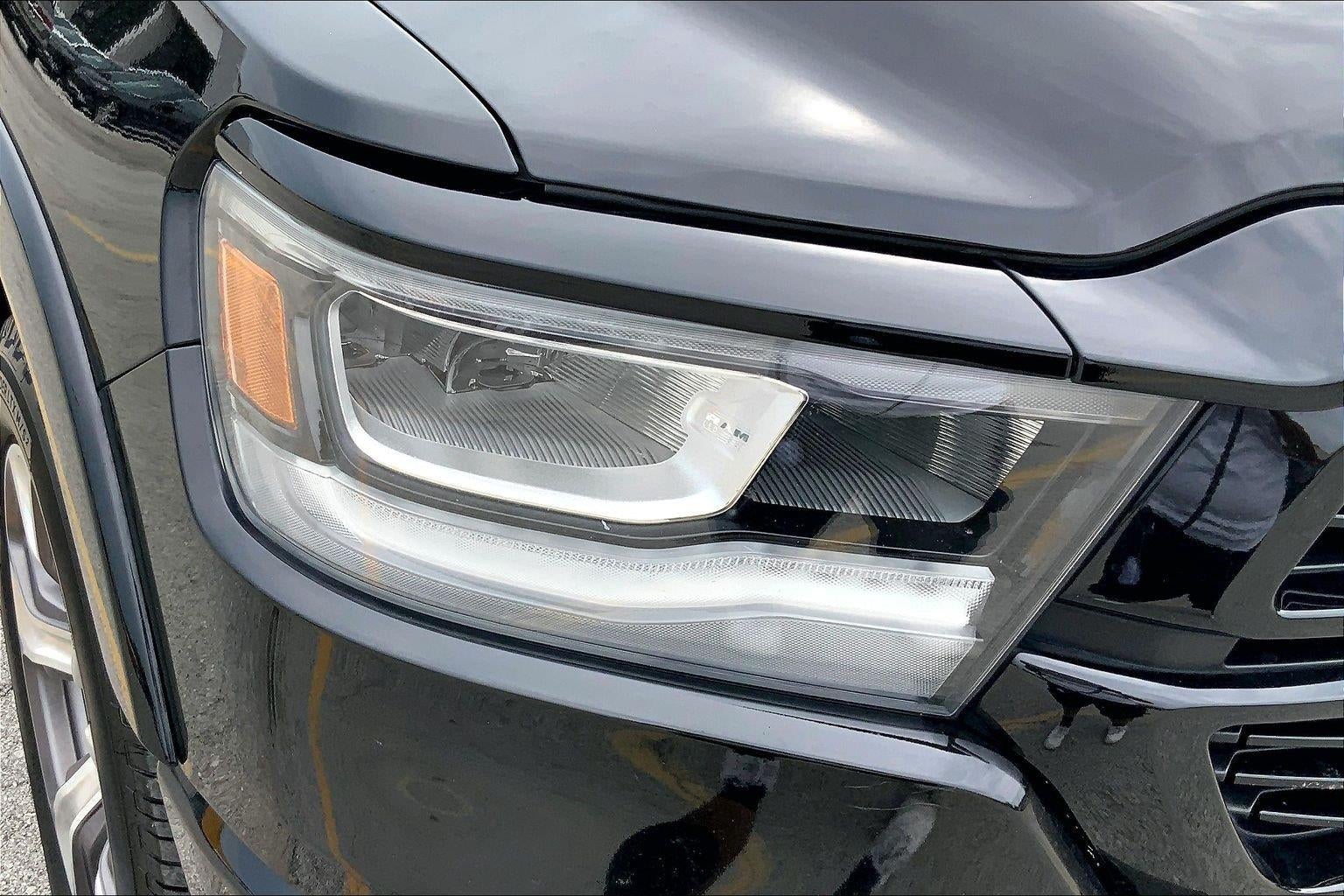 2020 RAM 1500 Laramie Crew Cab 4x4 5'7' Box