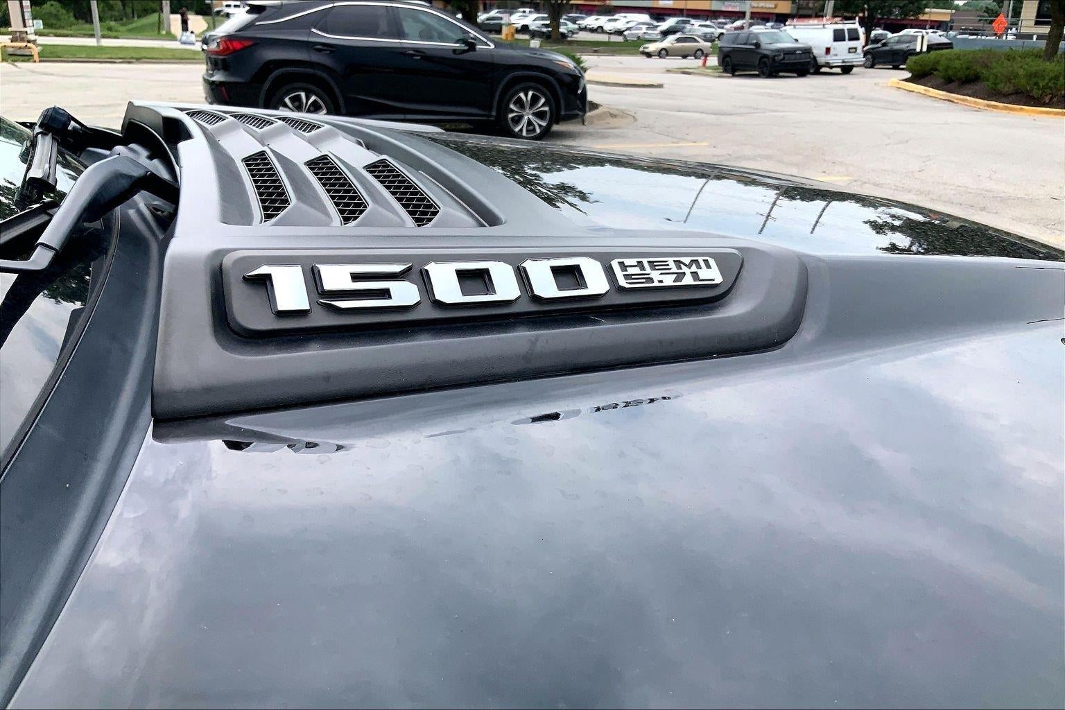 2020 RAM 1500 Laramie Crew Cab 4x4 5'7' Box