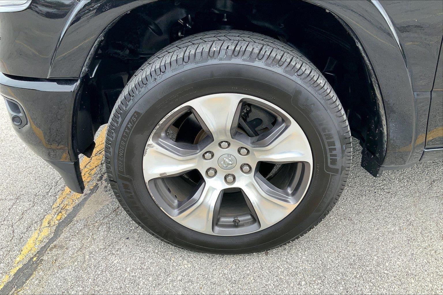 2020 RAM 1500 Laramie Crew Cab 4x4 5'7' Box