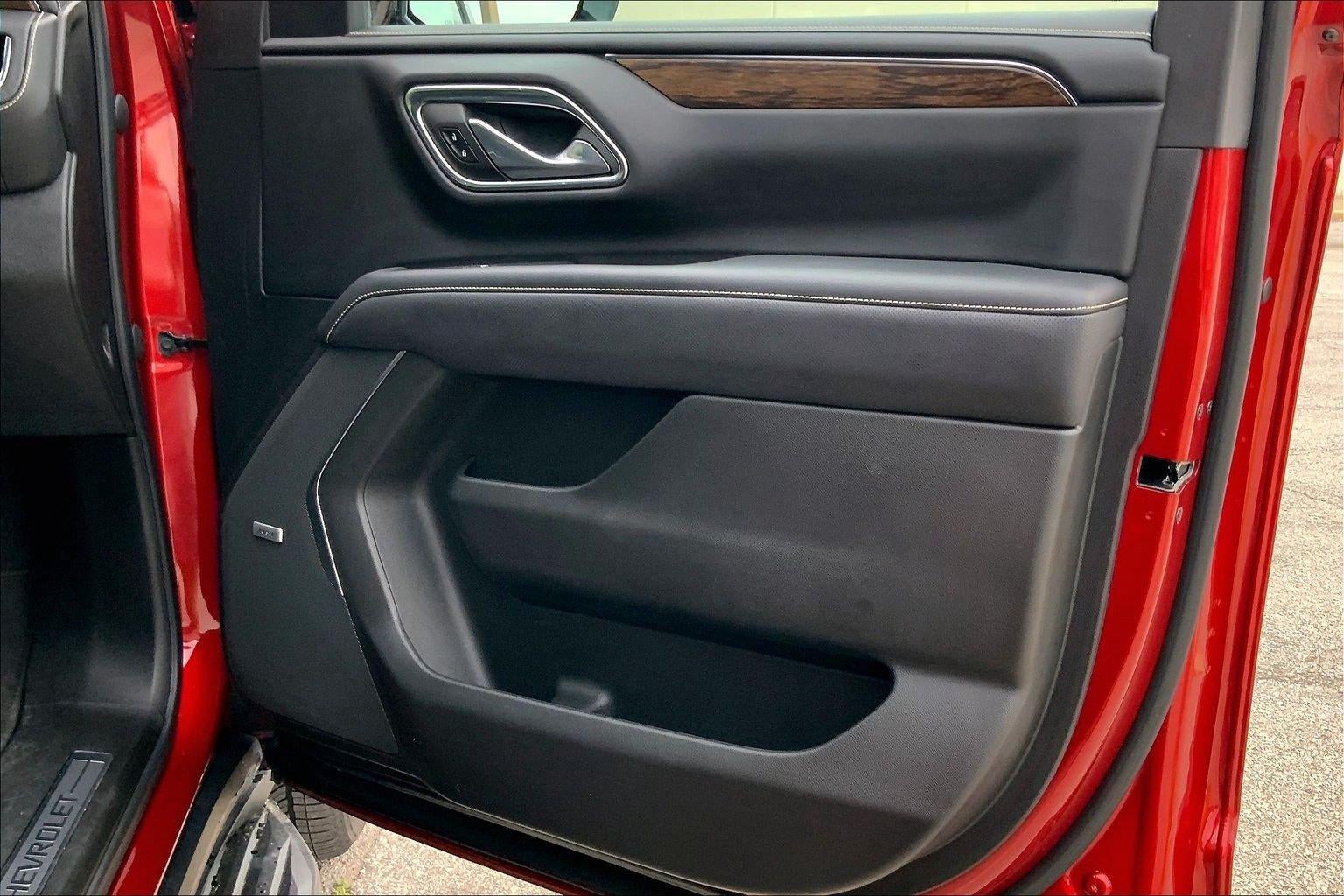 2023 Chevrolet Suburban 4WD Premier