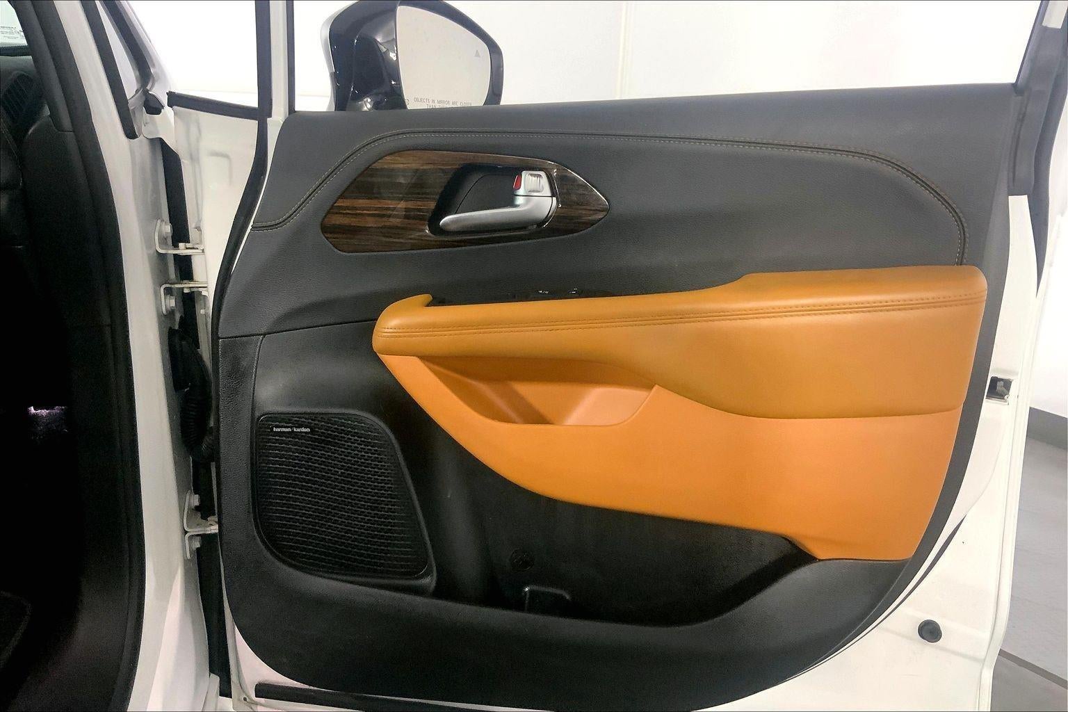 2023 Chrysler Pacifica Hybrid Pinnacle