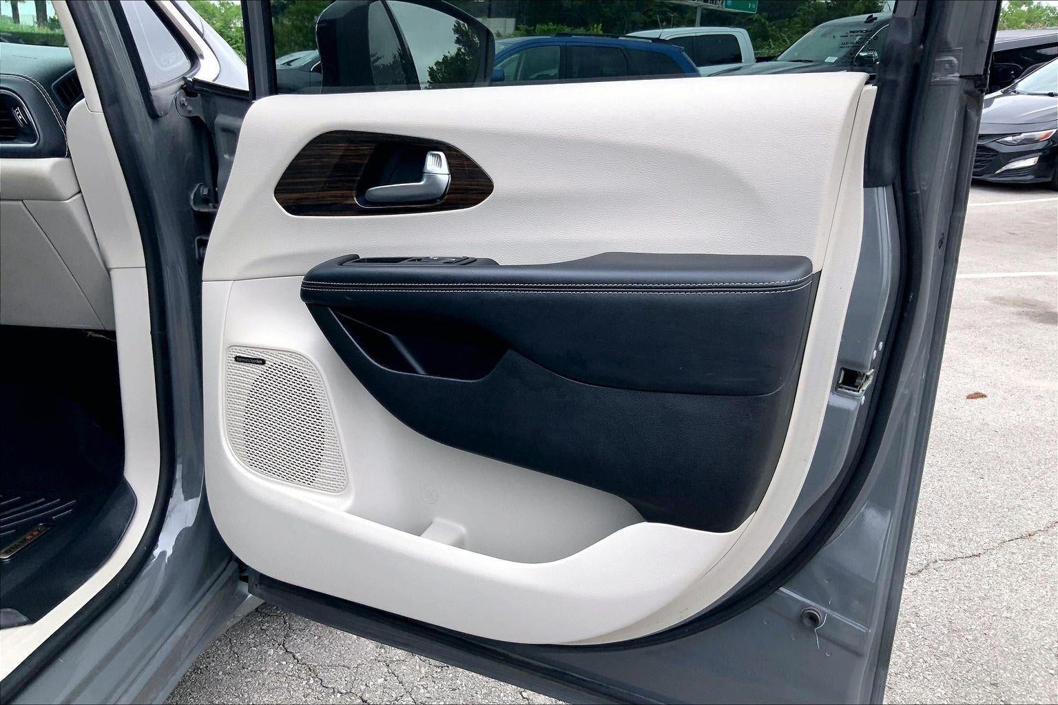2021 Chrysler Pacifica Limited AWD