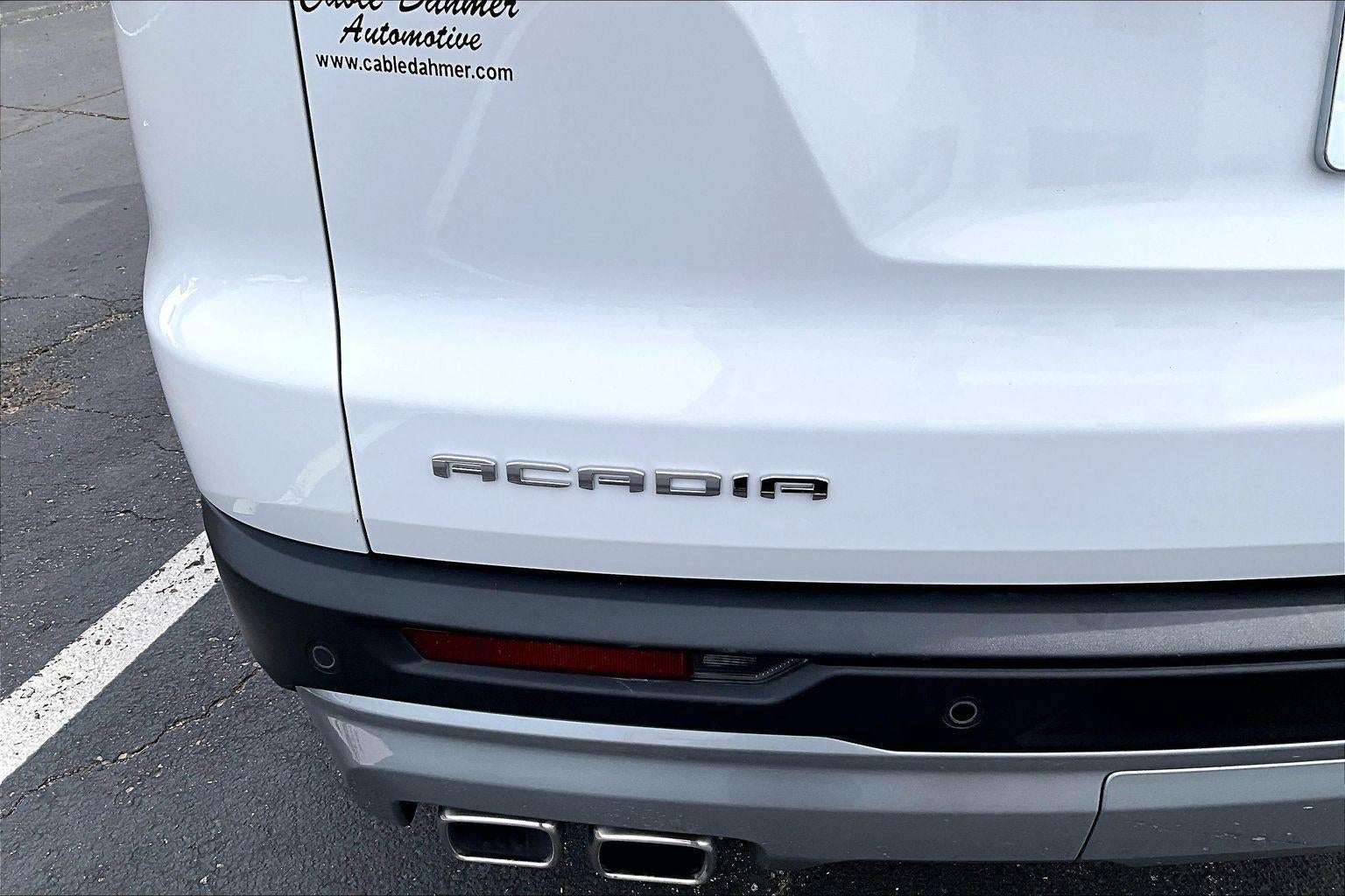 2025 GMC Acadia Elevation