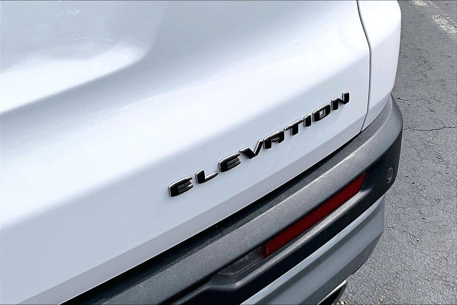2025 GMC Acadia Elevation