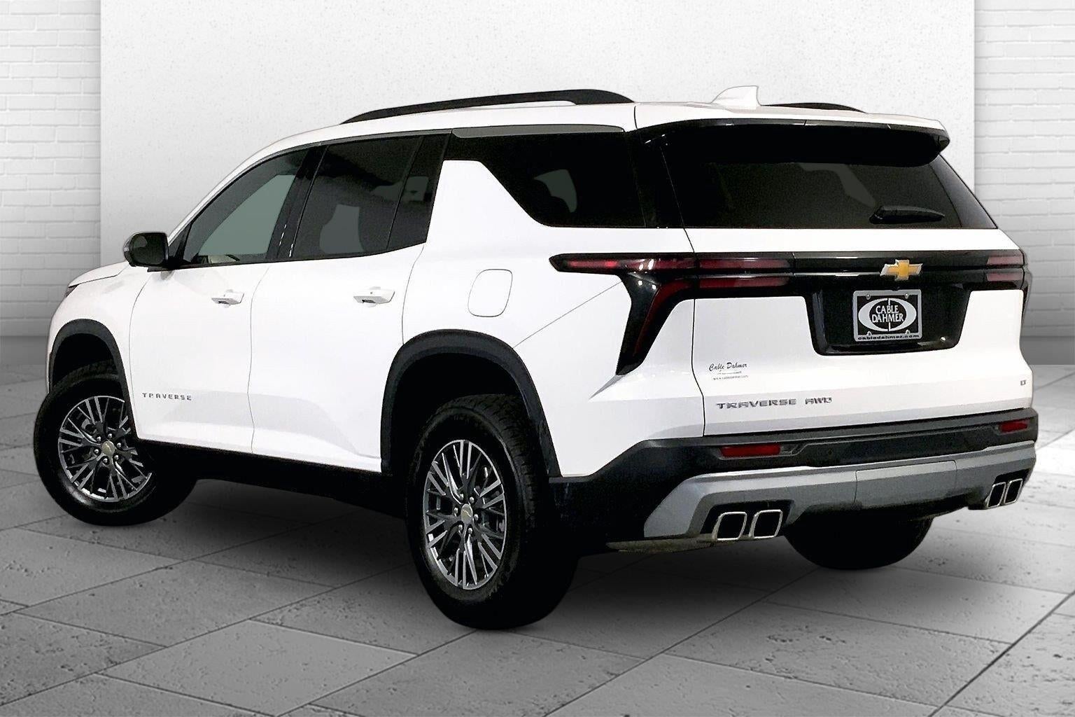 2024 Chevrolet Traverse LT